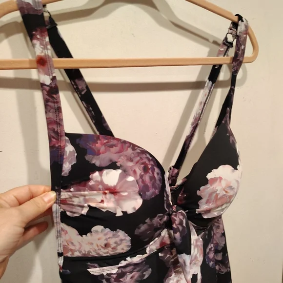 Torrid Floral Padded Tankini Cami Swim Top Sz 2X Built In Bra Retro Rockabilly - Picture 2 of 8